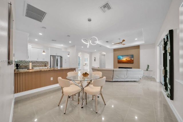 60 Floyd Ave S, Lehigh Acres, FL 33976