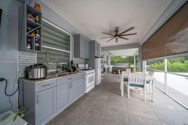 60 Floyd Ave S, Lehigh Acres, FL 33976