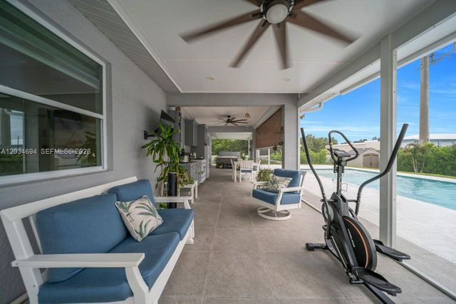 60 Floyd Ave S, Lehigh Acres, FL 33976