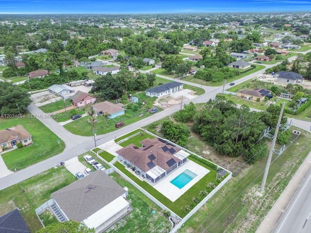 60 Floyd Ave S, Lehigh Acres, FL 33976