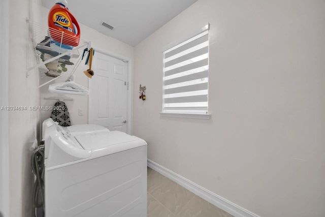 60 Floyd Ave S, Lehigh Acres, FL 33976