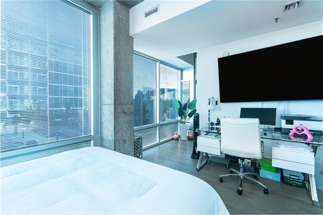 943 Peachtree NE Street 802, Atlanta, GA 30309