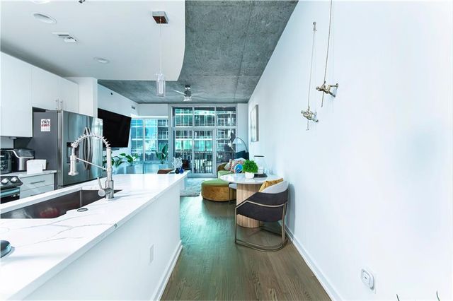 943 Peachtree NE Street 802, Atlanta, GA 30309