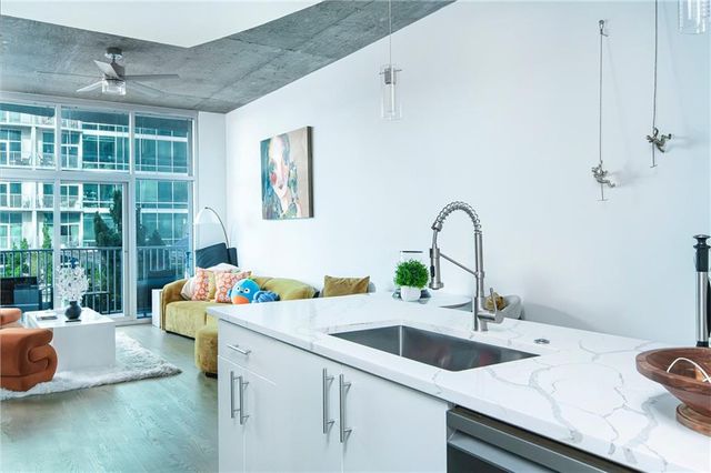 943 Peachtree NE Street 802, Atlanta, GA 30309