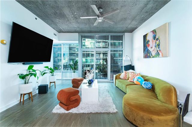 943 Peachtree NE Street 802, Atlanta, GA 30309