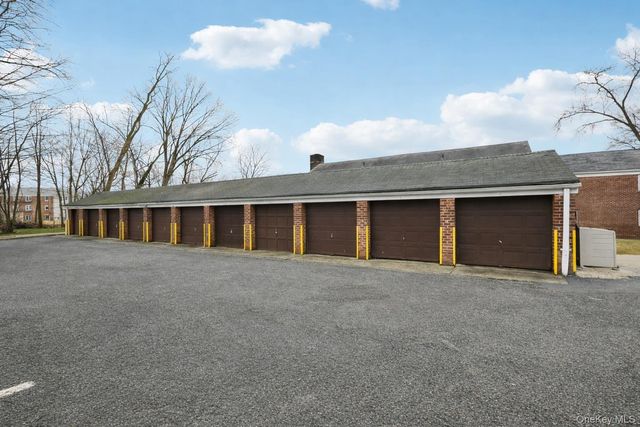 560 Tuckahoe Road 4B, Yonkers, NY 10710