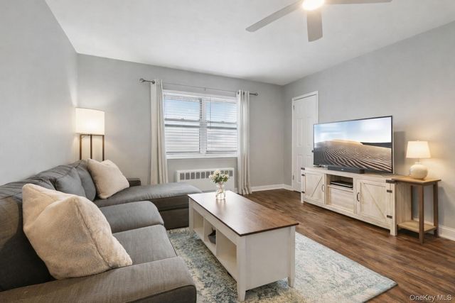 560 Tuckahoe Road 4B, Yonkers, NY 10710