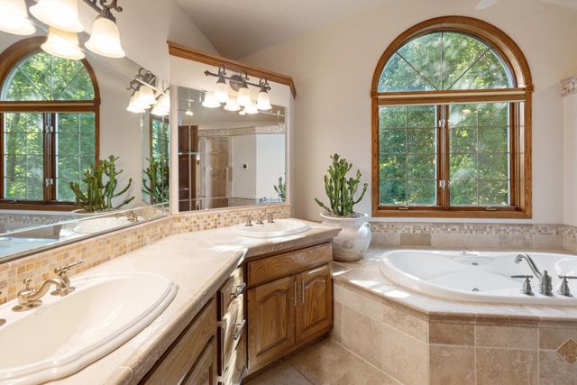 1616 Golf View DRIVE W, Sheboygan, WI 53083