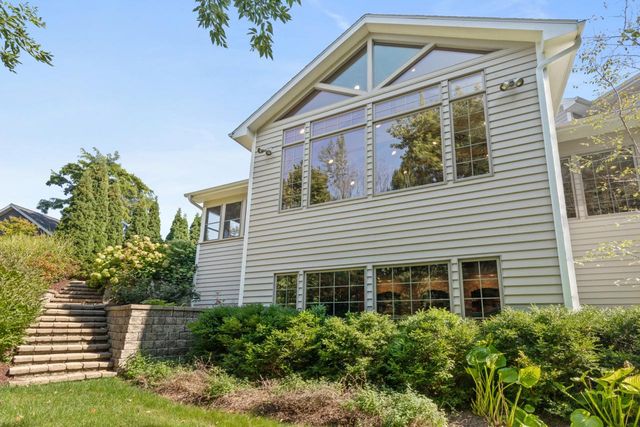 1616 Golf View DRIVE W, Sheboygan, WI 53083