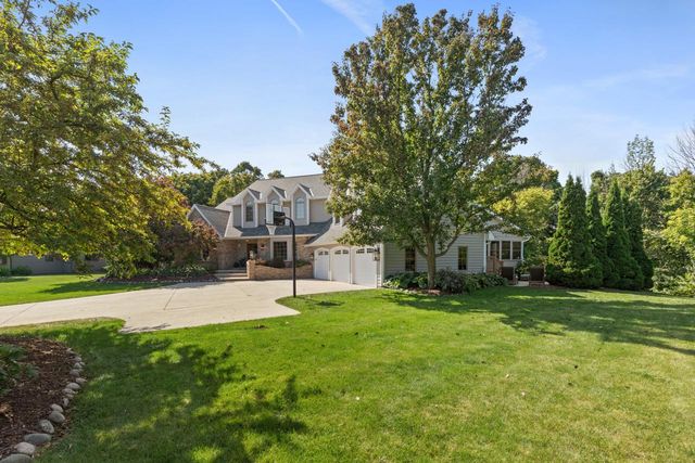 1616 Golf View DRIVE W, Sheboygan, WI 53083