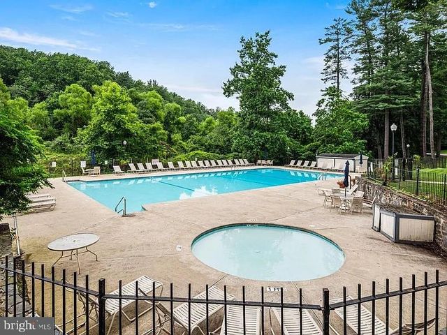 239 E CHELSEA CIR, Newtown Square, PA 19073