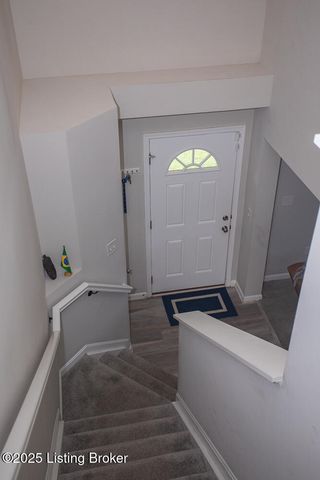 10007 Tuscany Ridge Ct, Louisville, KY 40291