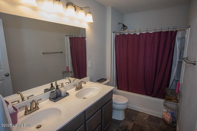 10007 Tuscany Ridge Ct, Louisville, KY 40291