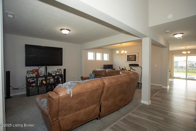 10007 Tuscany Ridge Ct, Louisville, KY 40291