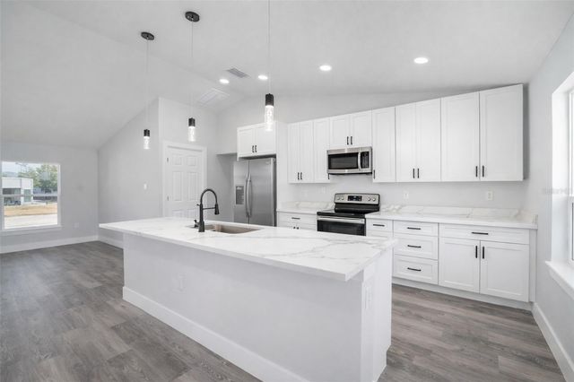 2121 SW HILLIARD AVENUE, Dunnellon, FL 34431