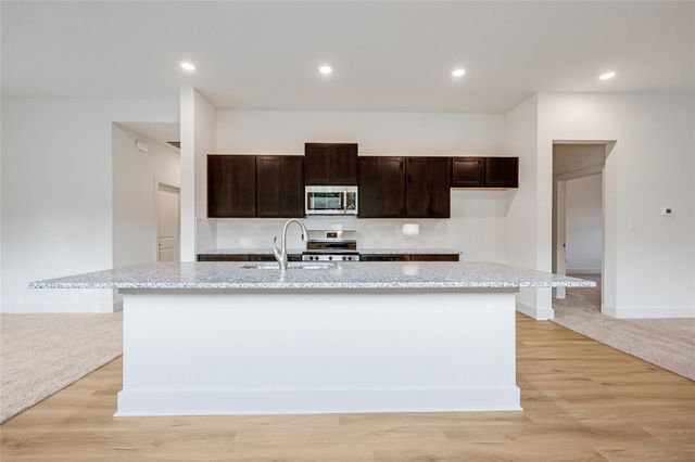 4004 Rockpark CIR, Lago Vista, TX 78645