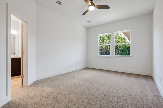 4004 Rockpark CIR, Lago Vista, TX 78645