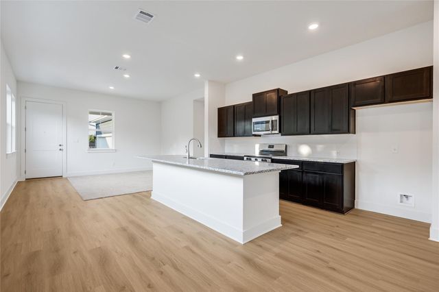 4004 Rockpark CIR, Lago Vista, TX 78645