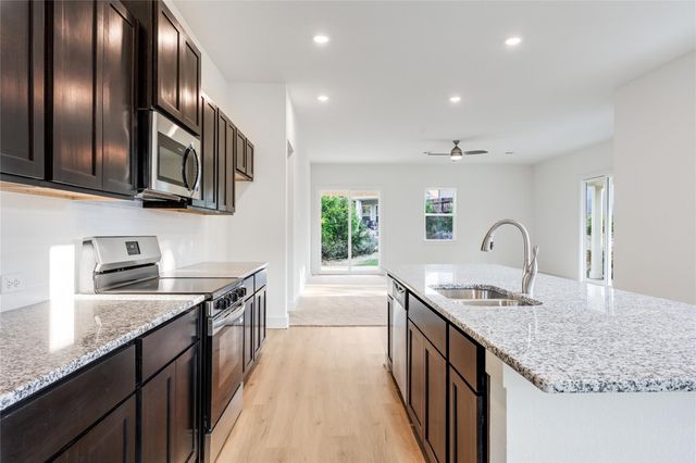 4004 Rockpark CIR, Lago Vista, TX 78645