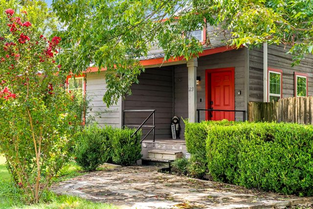 123 El Camino River RD, Bastrop, TX 78602