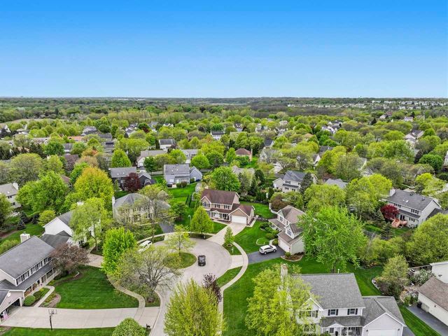 1028 Brewer Court, West Dundee, IL 60118