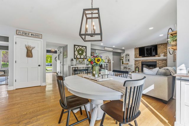 1028 Brewer Court, West Dundee, IL 60118
