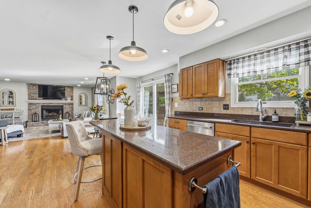 1028 Brewer Court, West Dundee, IL 60118