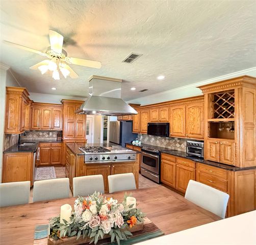 16863 Wilson Road, Tyler, TX 75707