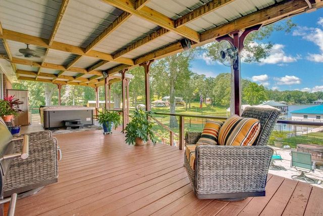 16863 Wilson Road, Tyler, TX 75707