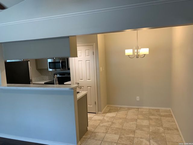 11610 Vance Jackson Rd Apt 628, San Antonio, TX 78230