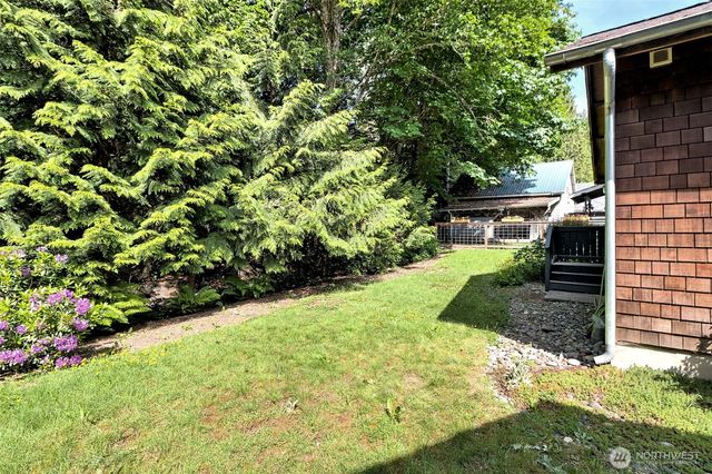 31 NE Spar Tree Drive, Tahuya, WA 98588