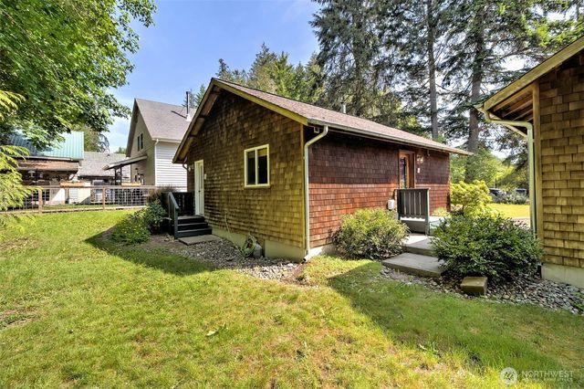 31 NE Spar Tree Drive, Tahuya, WA 98588