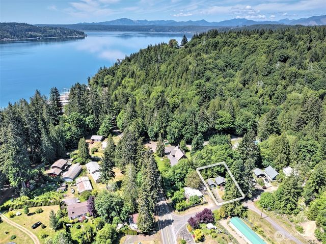 31 NE Spar Tree Drive, Tahuya, WA 98588