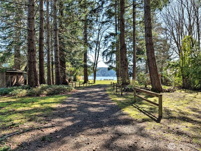 31 NE Spar Tree Drive, Tahuya, WA 98588