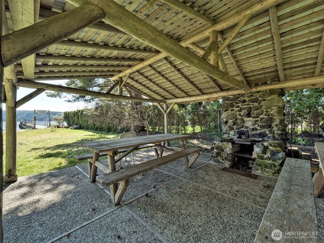 31 NE Spar Tree Drive, Tahuya, WA 98588