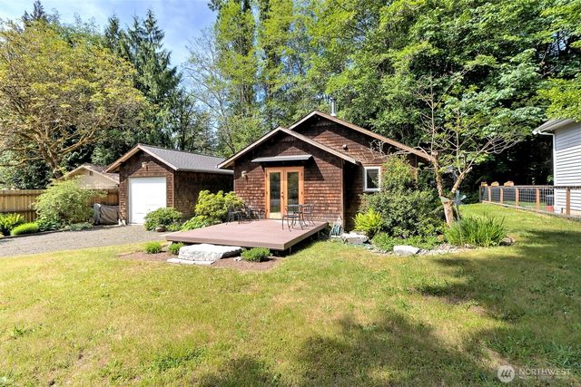 31 NE Spar Tree Drive, Tahuya, WA 98588