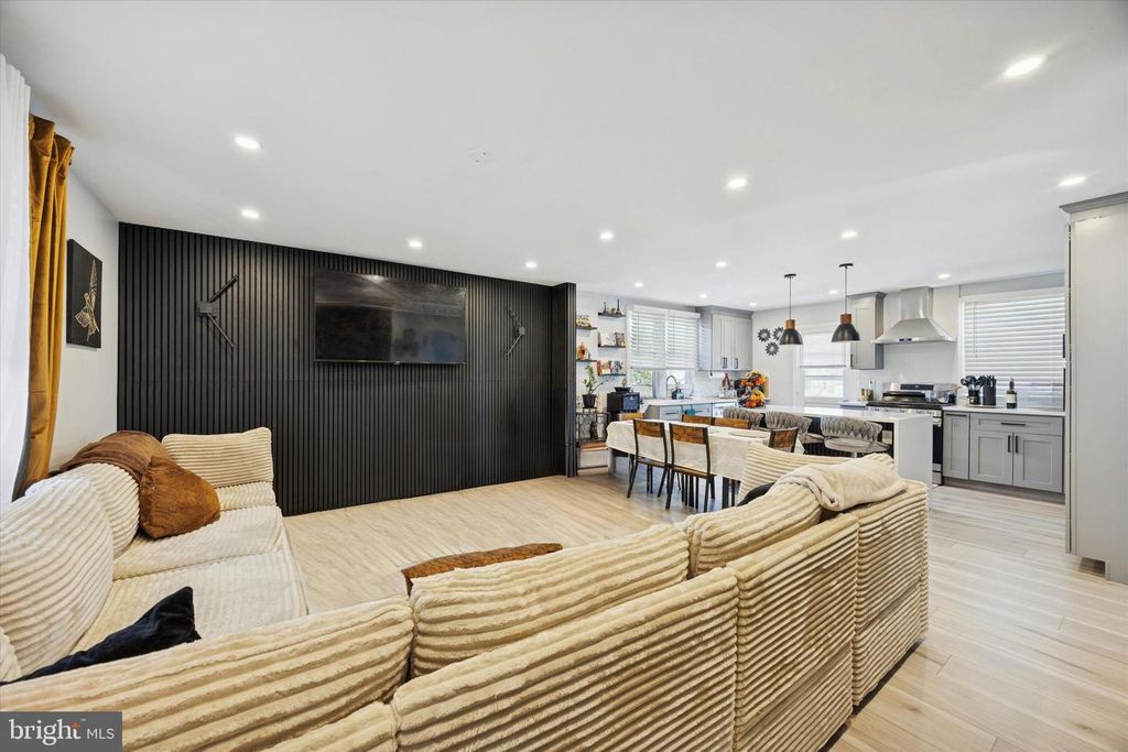 317 SUMMER AVE, Horsham, PA 19044