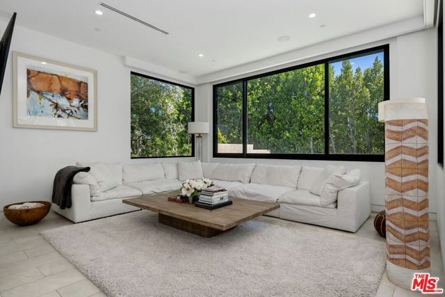 1603 N Fairfax Avenue, Los Angeles, CA 90046