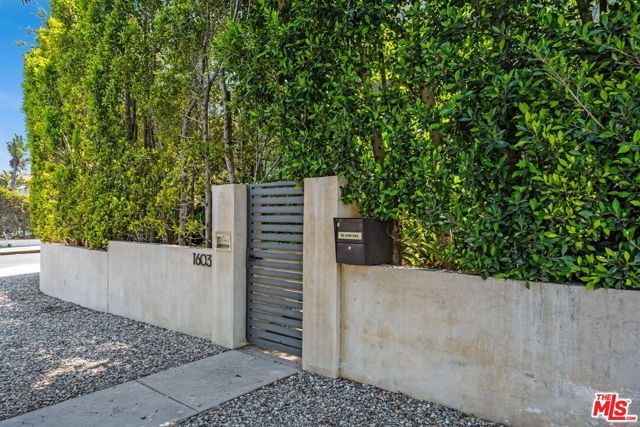 1603 N Fairfax Avenue, Los Angeles, CA 90046