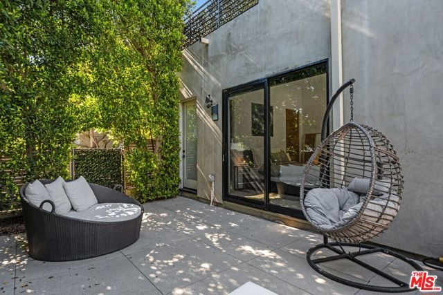 1603 N Fairfax Avenue, Los Angeles, CA 90046