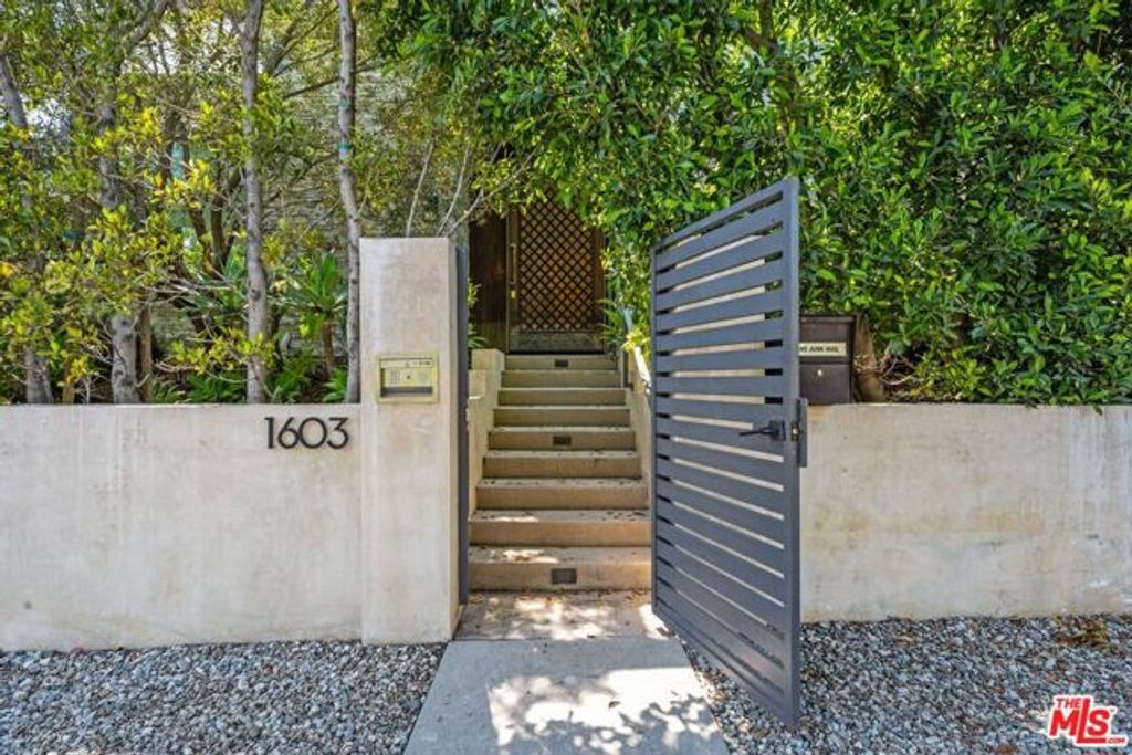 1603 N Fairfax Avenue, Los Angeles, CA 90046