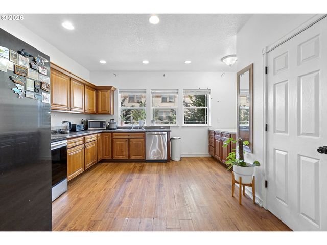 3349 Se 143RD Ave, Portland, OR 97236