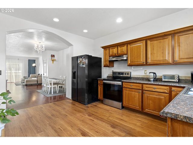 3349 Se 143RD Ave, Portland, OR 97236