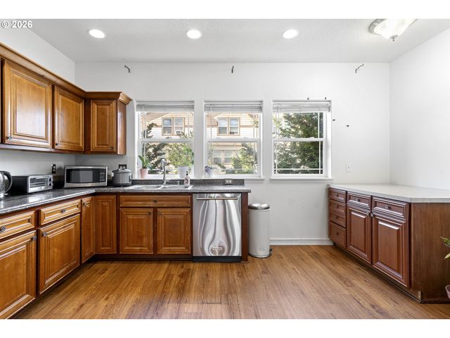 3349 Se 143RD Ave, Portland, OR 97236