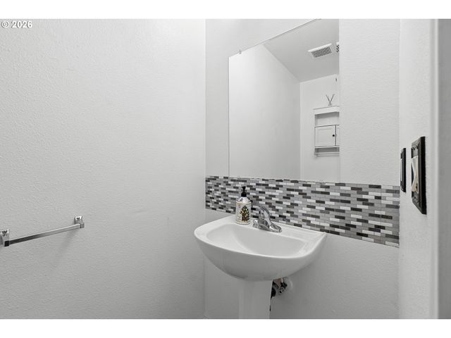 3349 Se 143RD Ave, Portland, OR 97236