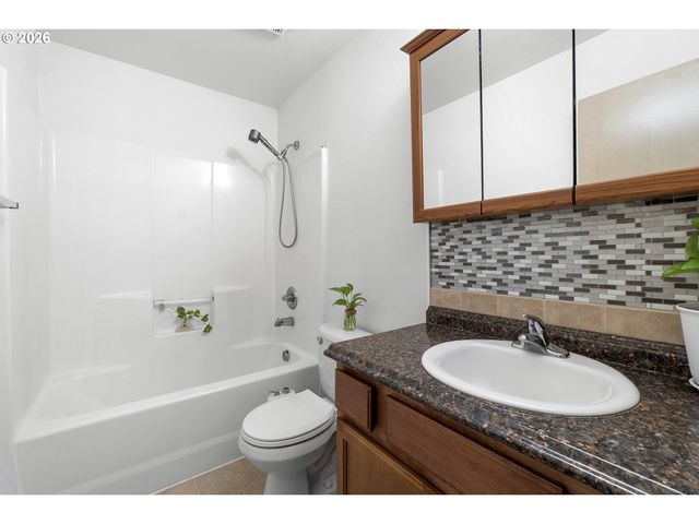 3349 Se 143RD Ave, Portland, OR 97236