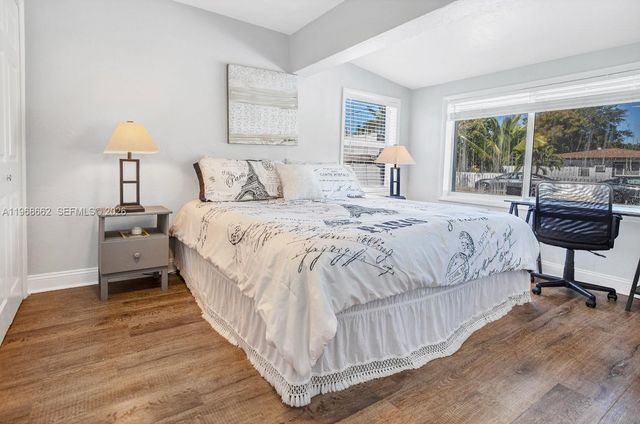 2450 NE 18th St, Pompano Beach, FL 33062