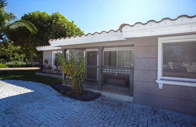 2450 NE 18th St, Pompano Beach, FL 33062