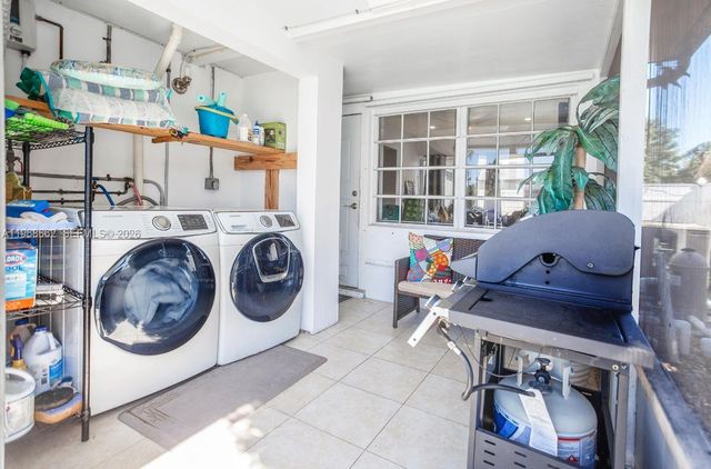 2450 NE 18th St, Pompano Beach, FL 33062