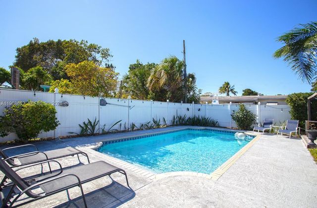 2450 NE 18th St, Pompano Beach, FL 33062